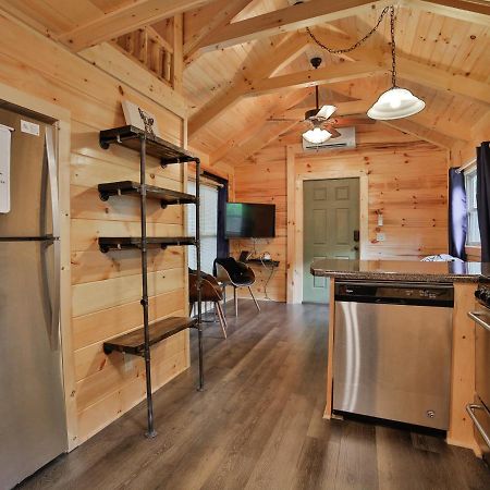 Thomas Cabin Forest Tiny Cabin With Hot Tub Чаттануга Экстерьер фото