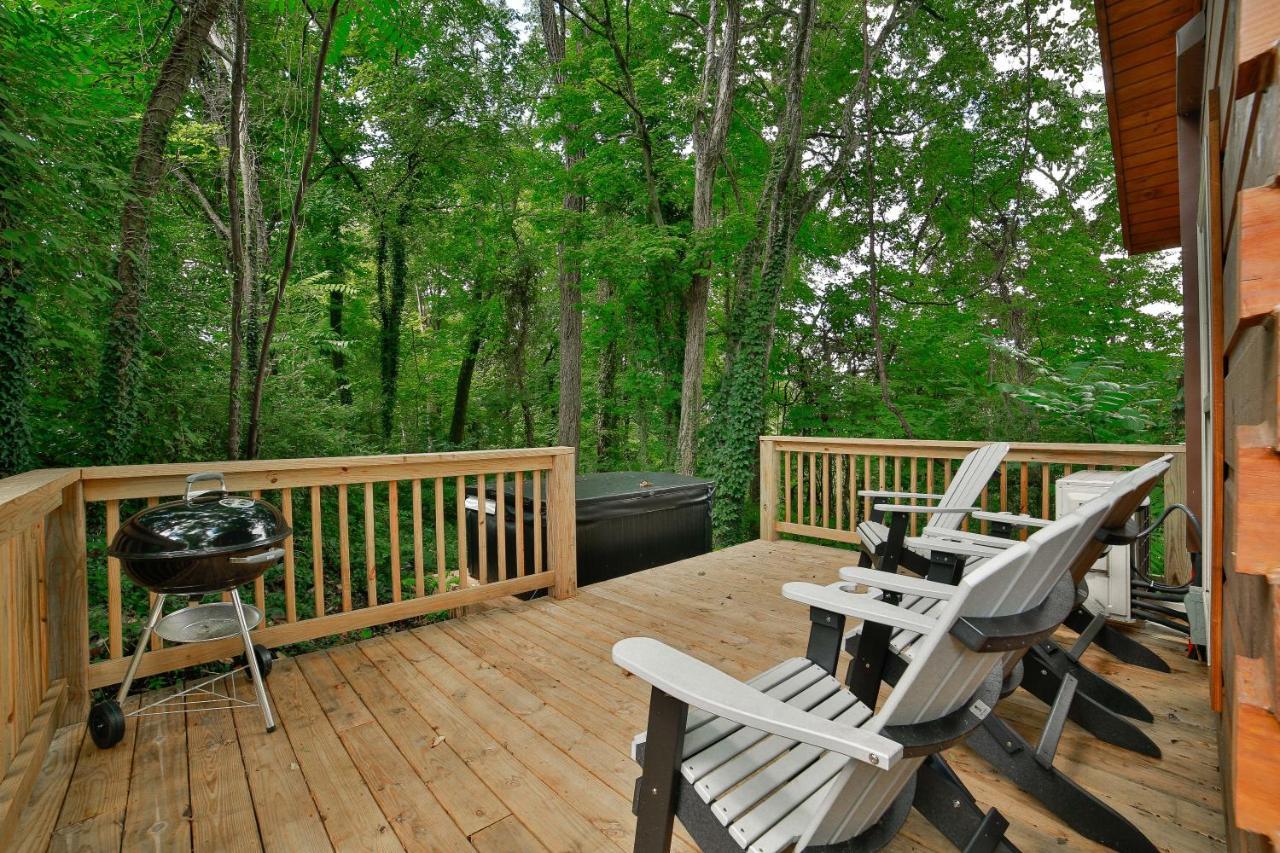 Thomas Cabin Forest Tiny Cabin With Hot Tub Чаттануга Экстерьер фото