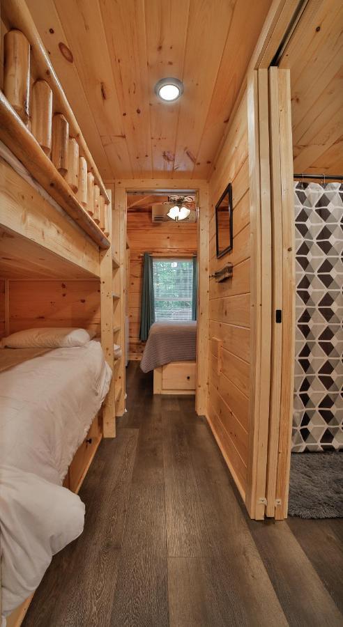 Thomas Cabin Forest Tiny Cabin With Hot Tub Чаттануга Экстерьер фото