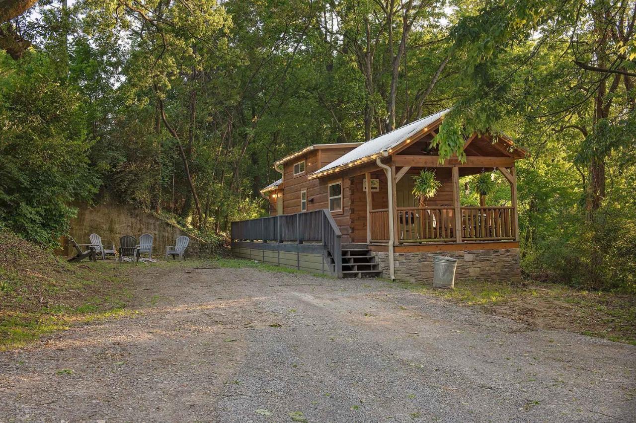 Thomas Cabin Forest Tiny Cabin With Hot Tub Чаттануга Экстерьер фото