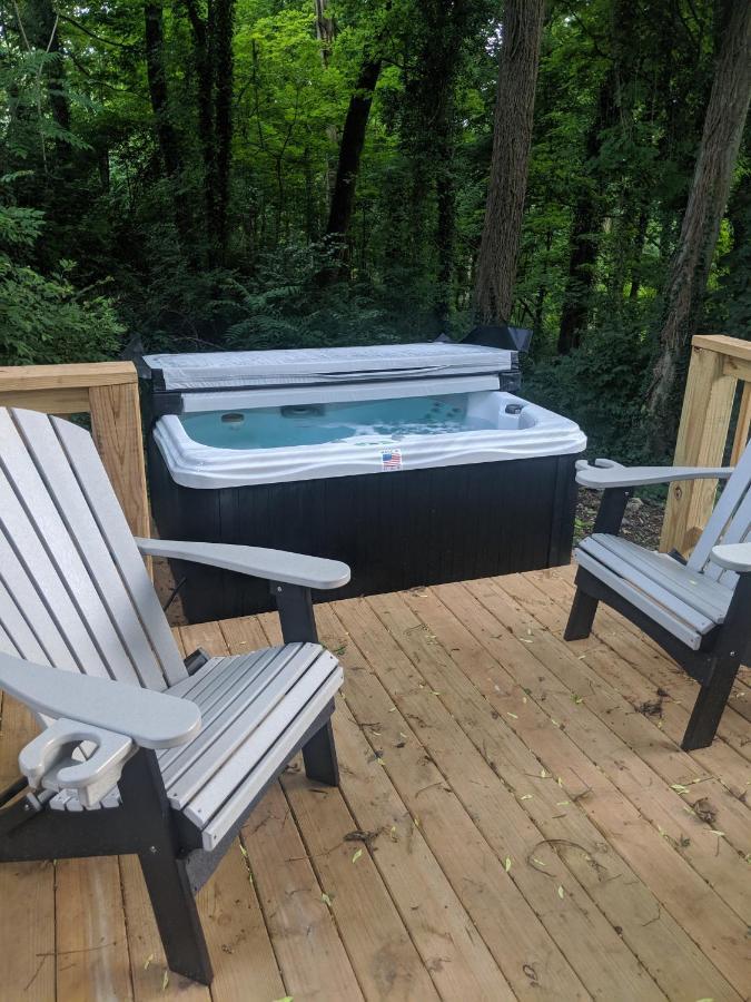 Thomas Cabin Forest Tiny Cabin With Hot Tub Чаттануга Экстерьер фото