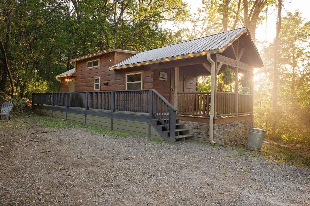 Thomas Cabin Forest Tiny Cabin With Hot Tub Чаттануга Экстерьер фото