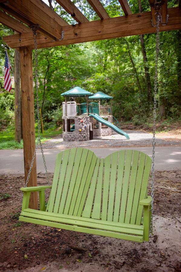 Thomas Cabin Forest Tiny Cabin With Hot Tub Чаттануга Экстерьер фото