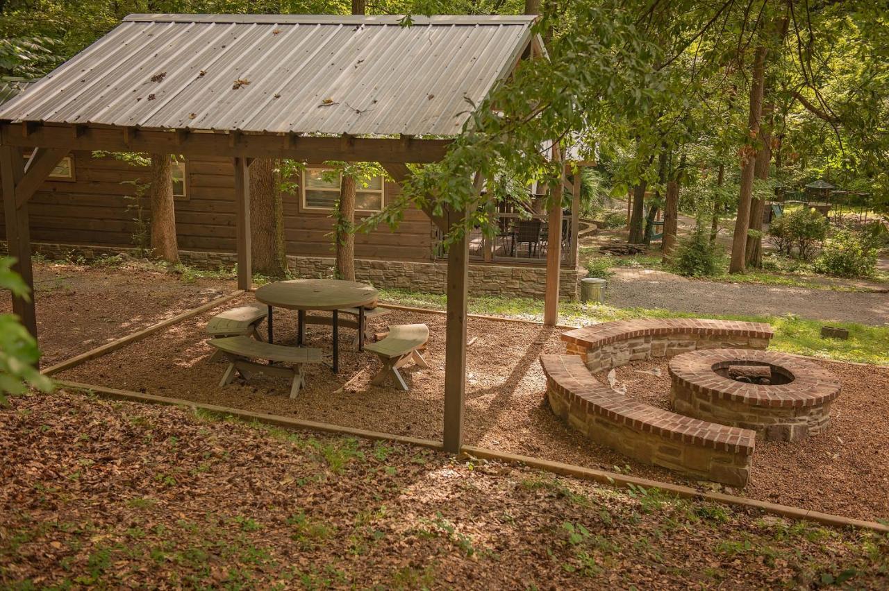 Thomas Cabin Forest Tiny Cabin With Hot Tub Чаттануга Экстерьер фото